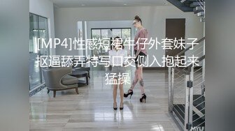 游乐场全景偷拍多位年轻美女的极品嫩鲍 (8)